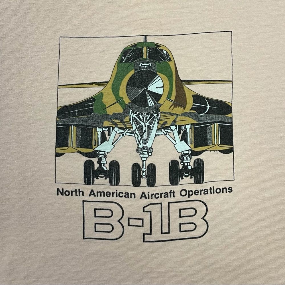 Vintage 1980’s North American Aircraft Operations B-1B Graphic T-Shirt Tan XL - Picture 2 of 4